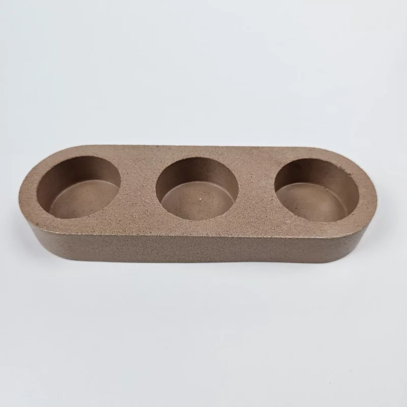 Potrójny świecznik z gipsu polimerowego w stylu minimalistycznym, idealny na prezent.